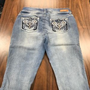 Wallflower junior size jean capris